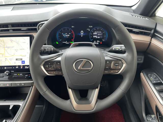 Lexus LBX 6