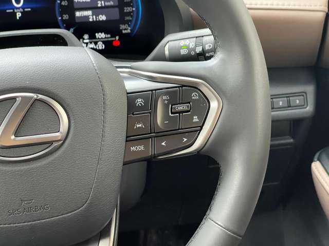 Lexus LBX 8