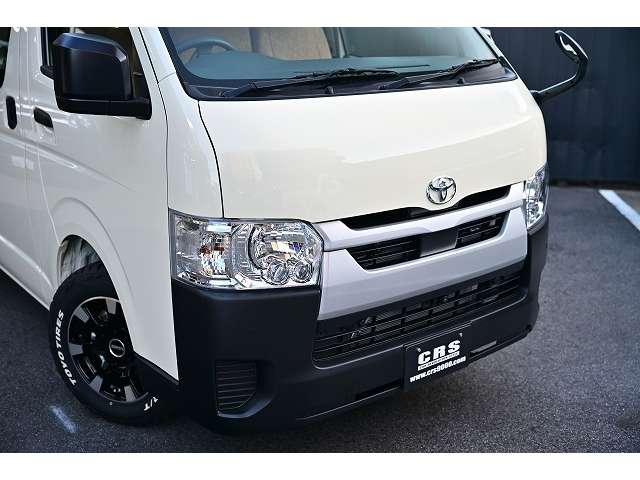 Toyota Hiace Van 7
