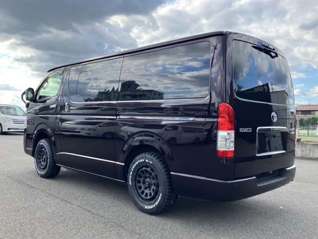 Toyota Hiace Van 12