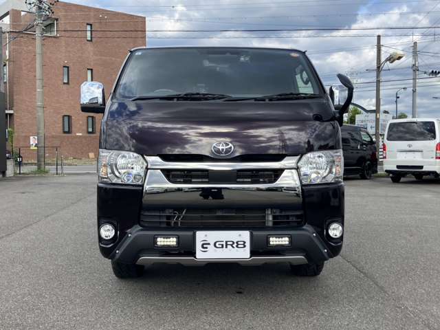 Toyota Hiace Van 7