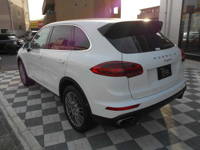 Porsche Cayenne 8