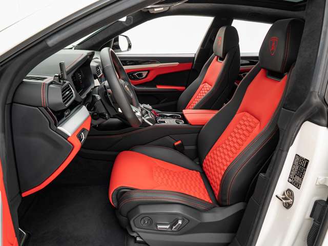 Lamborghini ウルス 3