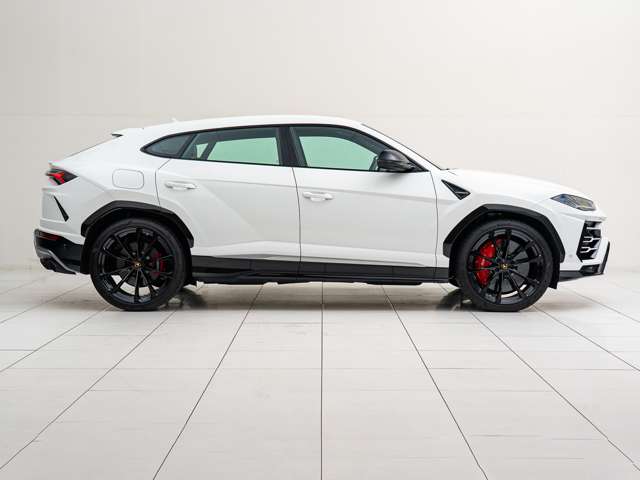Lamborghini ウルス 8