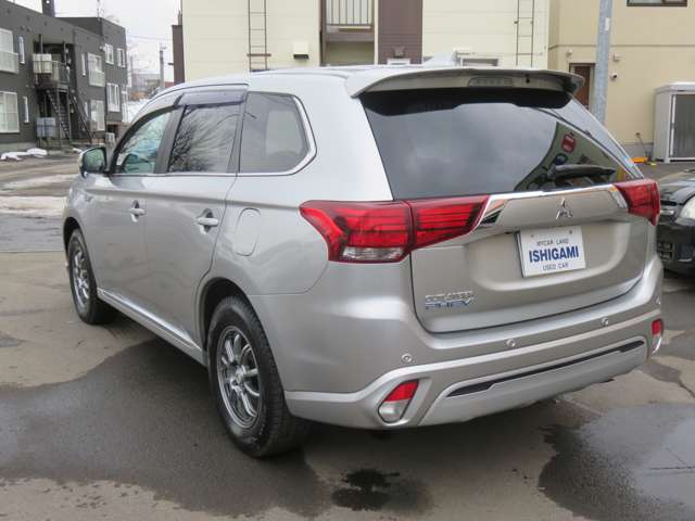Mitsubishi Outlander PHEV 8
