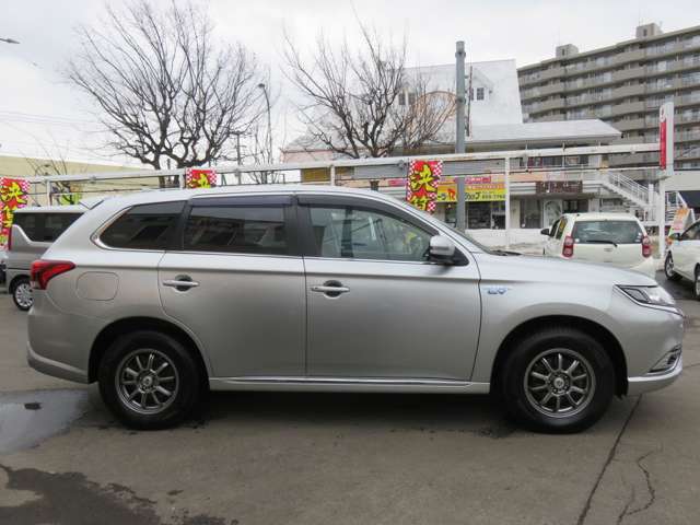Mitsubishi Outlander PHEV 9