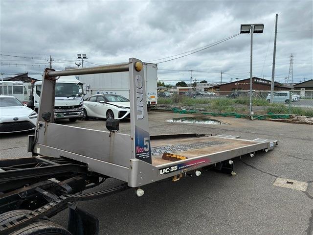 Mitsubishi Fuso Canter 9