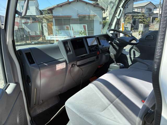 Isuzu Elf 7