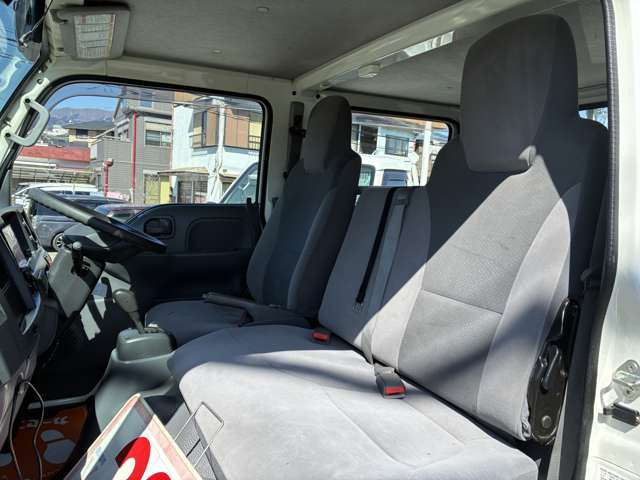 Isuzu Elf 8