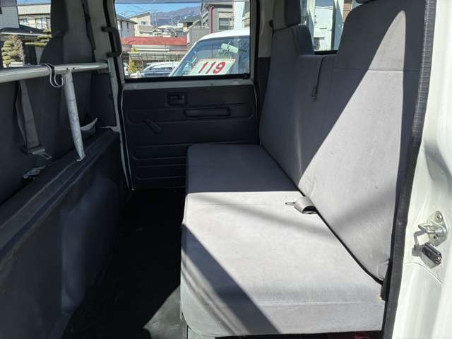 Isuzu Elf 9