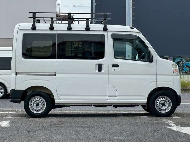 Daihatsu Hijet Cargo 6