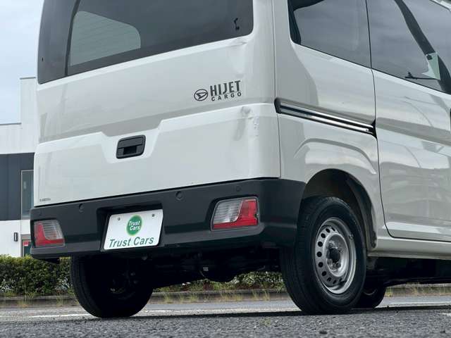 Daihatsu Hijet Cargo 10