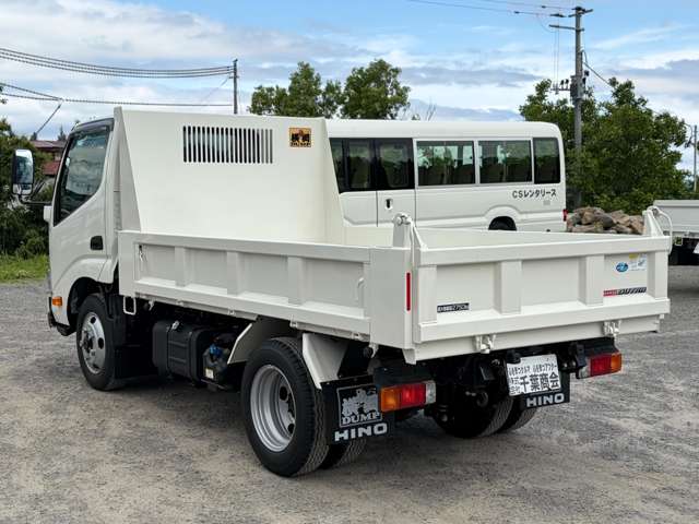Hino Dutro 7