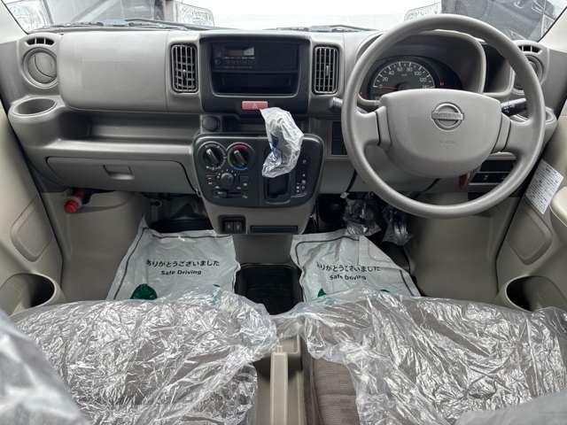 Nissan NV100 Clipper 6