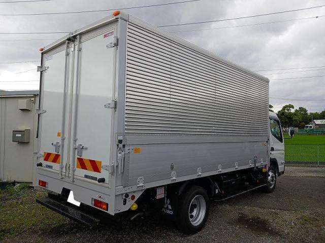 Mitsubishi Fuso Canter 2