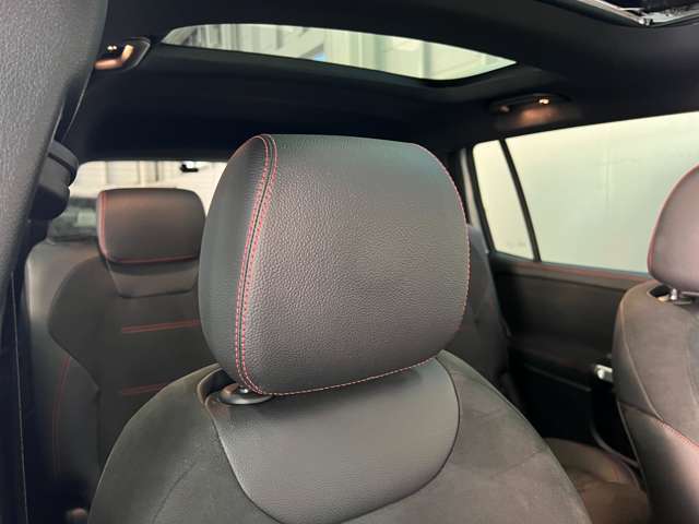 Mercedes-Benz GLB 8