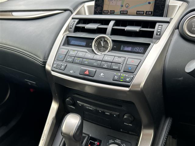 Lexus NX 7