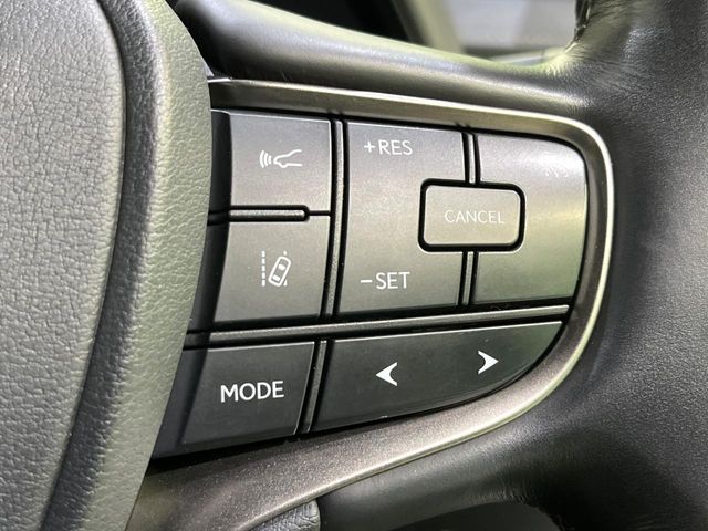 Lexus UX 6
