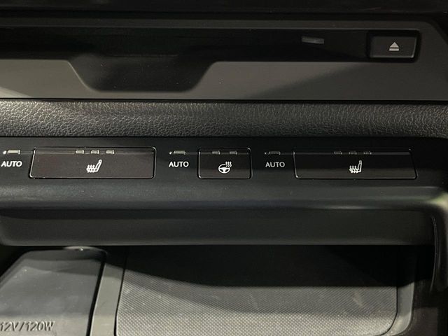 Lexus UX 9