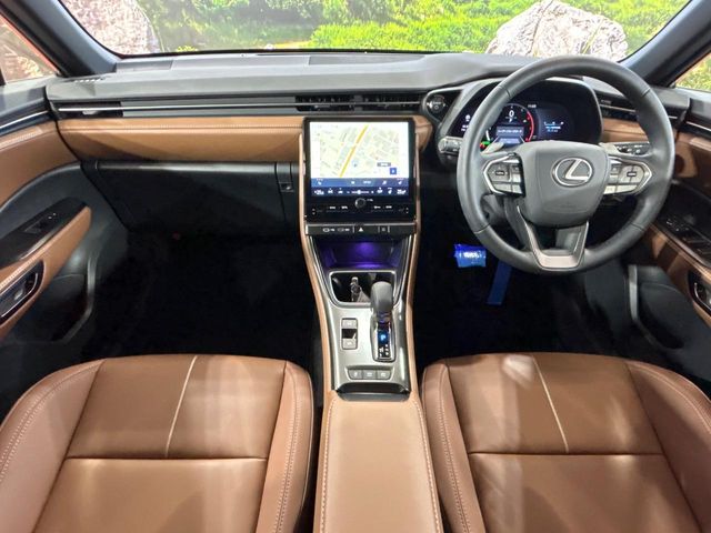 Lexus LBX 2