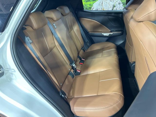 Lexus LBX 9