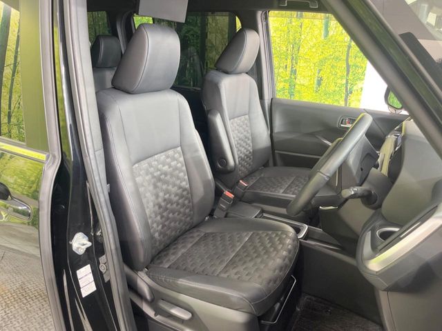 Toyota Voxy 8