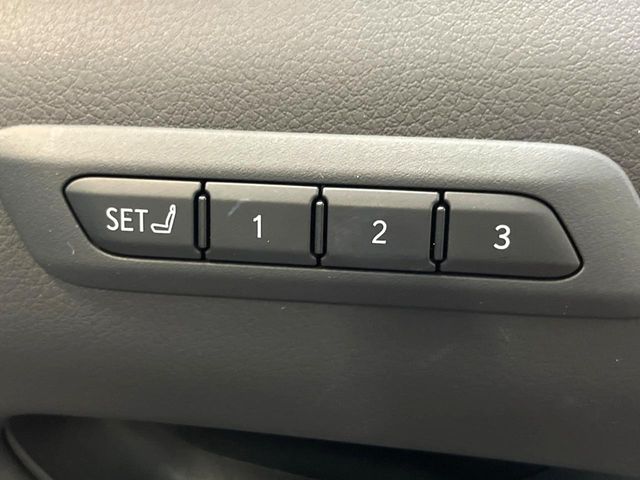 Lexus UX 6