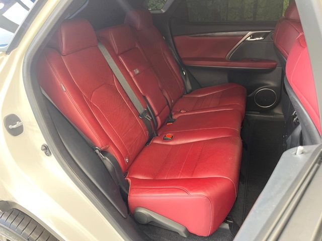 Lexus RX 9