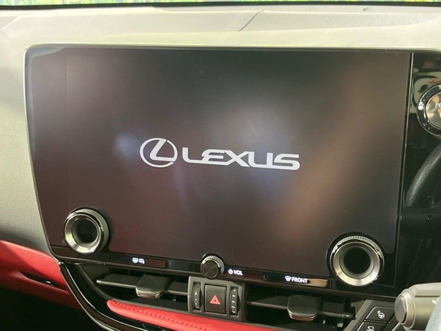 Lexus NX 4