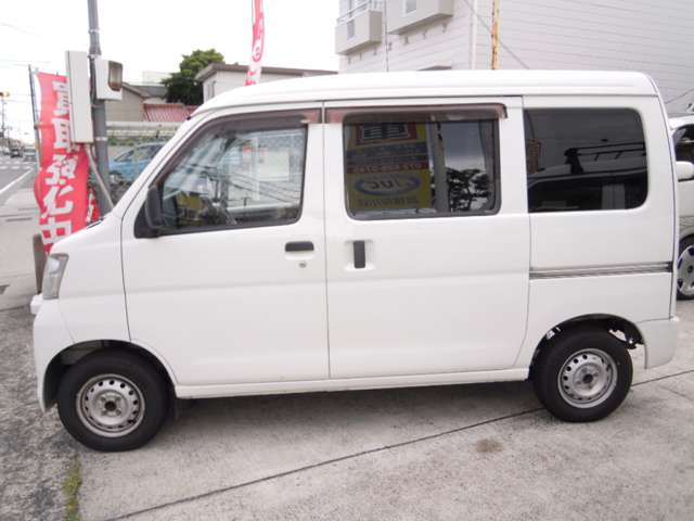 Daihatsu Hijet Cargo 4