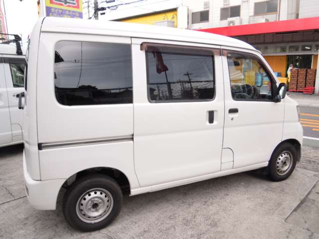 Daihatsu Hijet Cargo 5