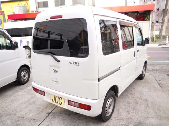 Daihatsu Hijet Cargo 7