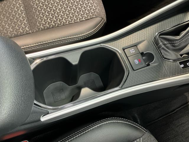 Daihatsu Rocky 11