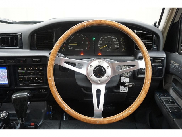 Toyota Land Cruiser 80 12