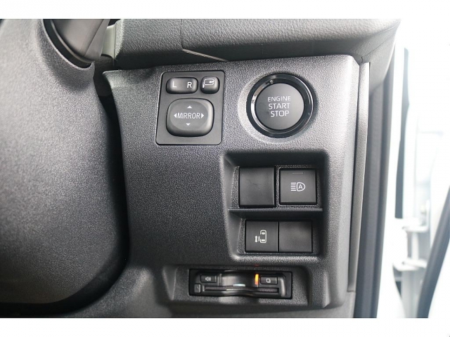 Toyota Hiace 12