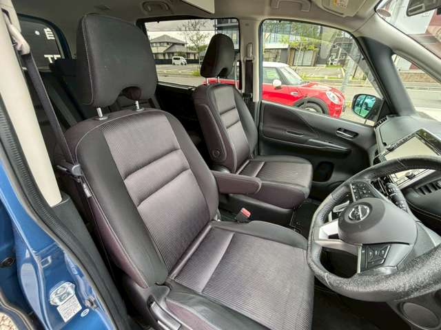 Nissan Serena 11