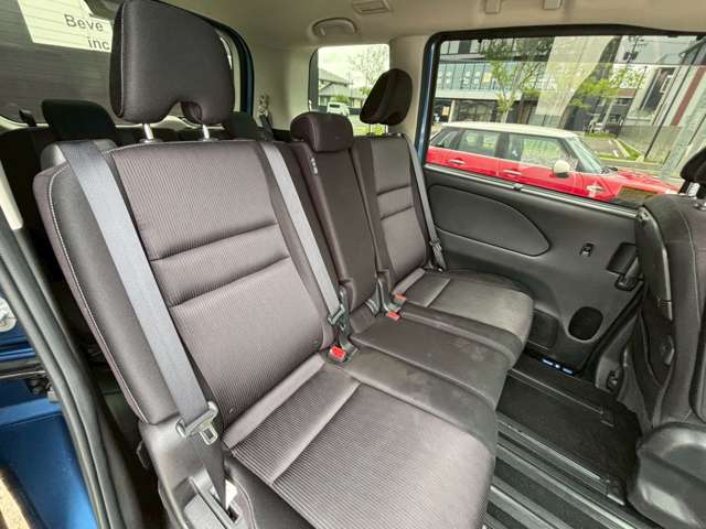Nissan Serena 12