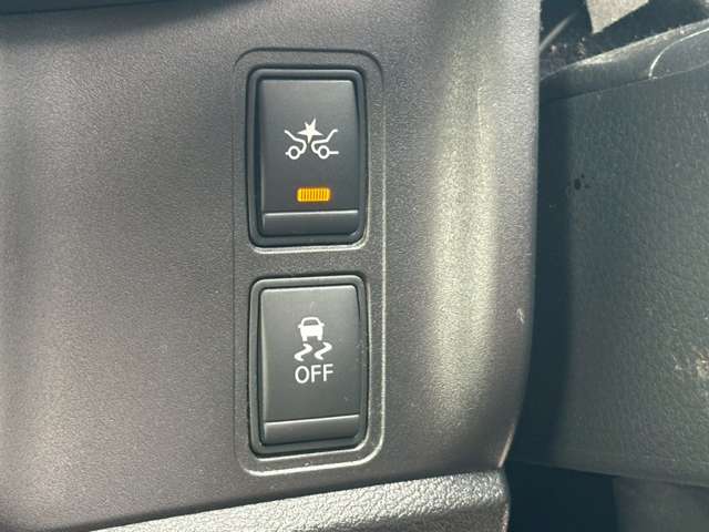 Nissan Serena 8