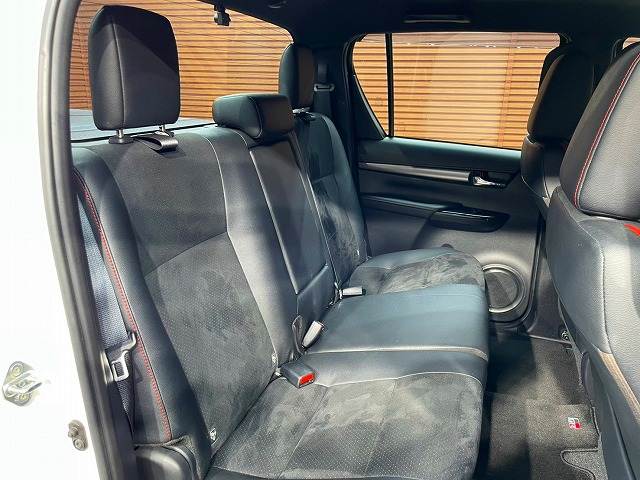 Toyota Hilux 12