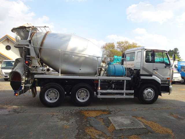 UD Trucks Big Thumb 4