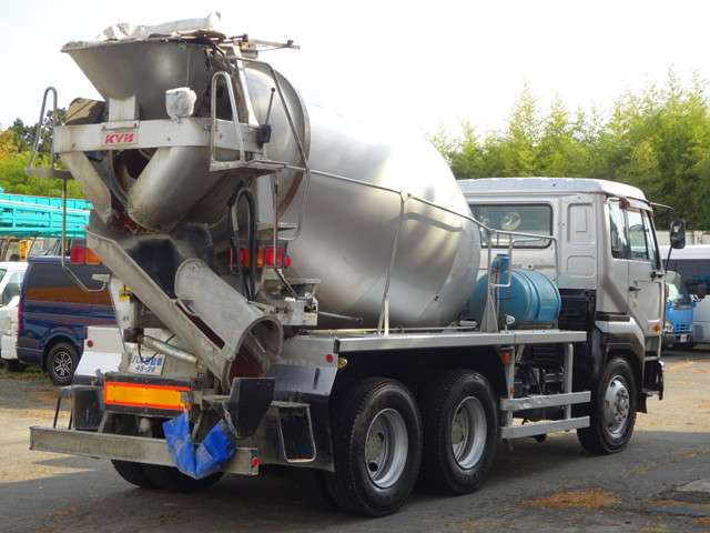 UD Trucks Big Thumb 6