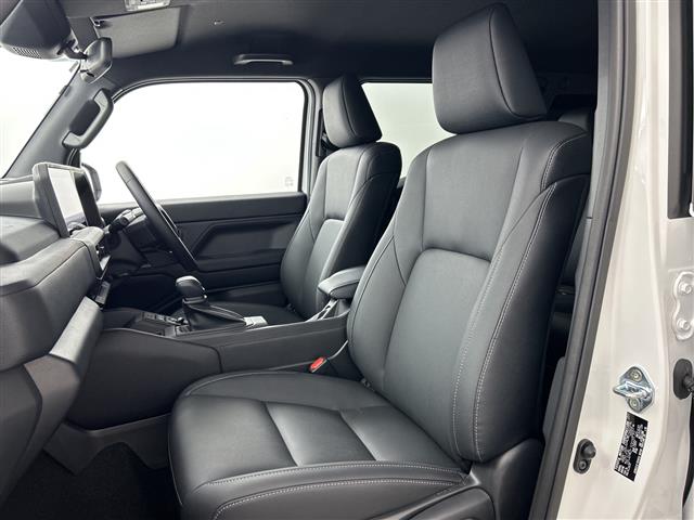 Toyota Land Cruiser FJ 12