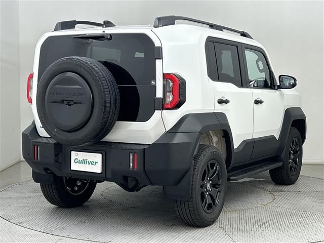 Toyota Land Cruiser FJ 6