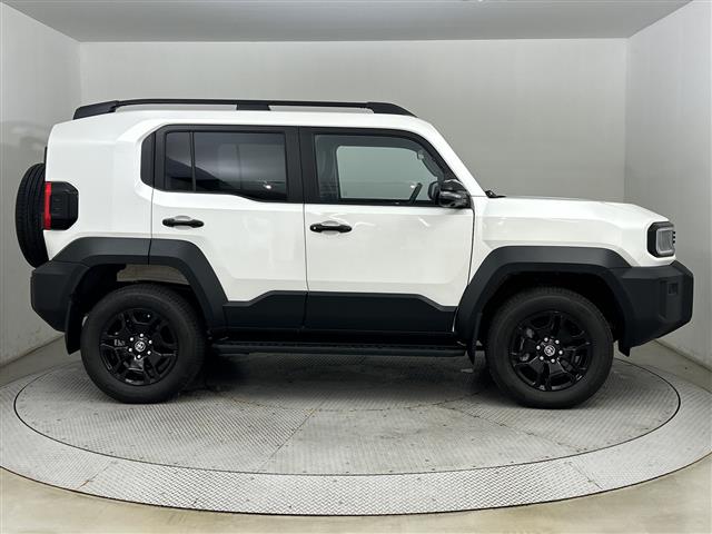 Toyota Land Cruiser FJ 10