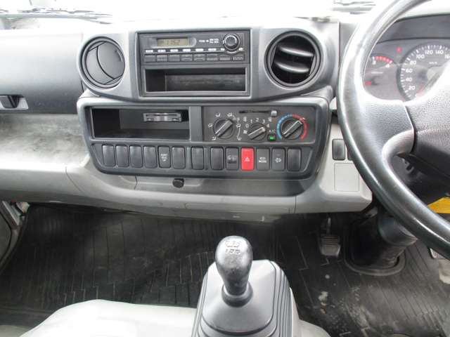 Hino Dutro 12