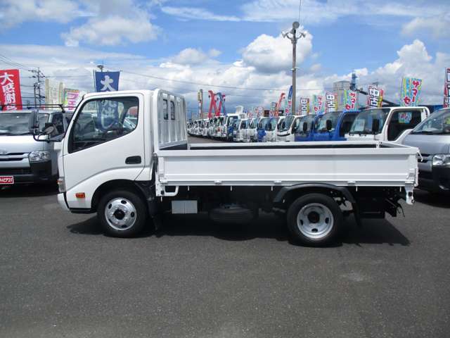 Hino Dutro 3