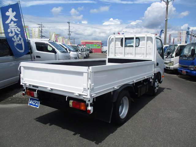 Hino Dutro 8