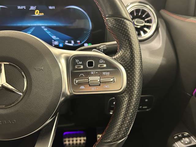 Mercedes-Benz GLA-Class 12