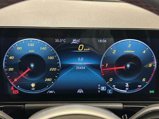 Mercedes-Benz GLA-Class 4