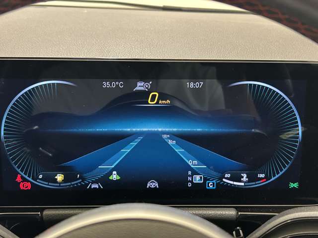 Mercedes-Benz GLA-Class 7